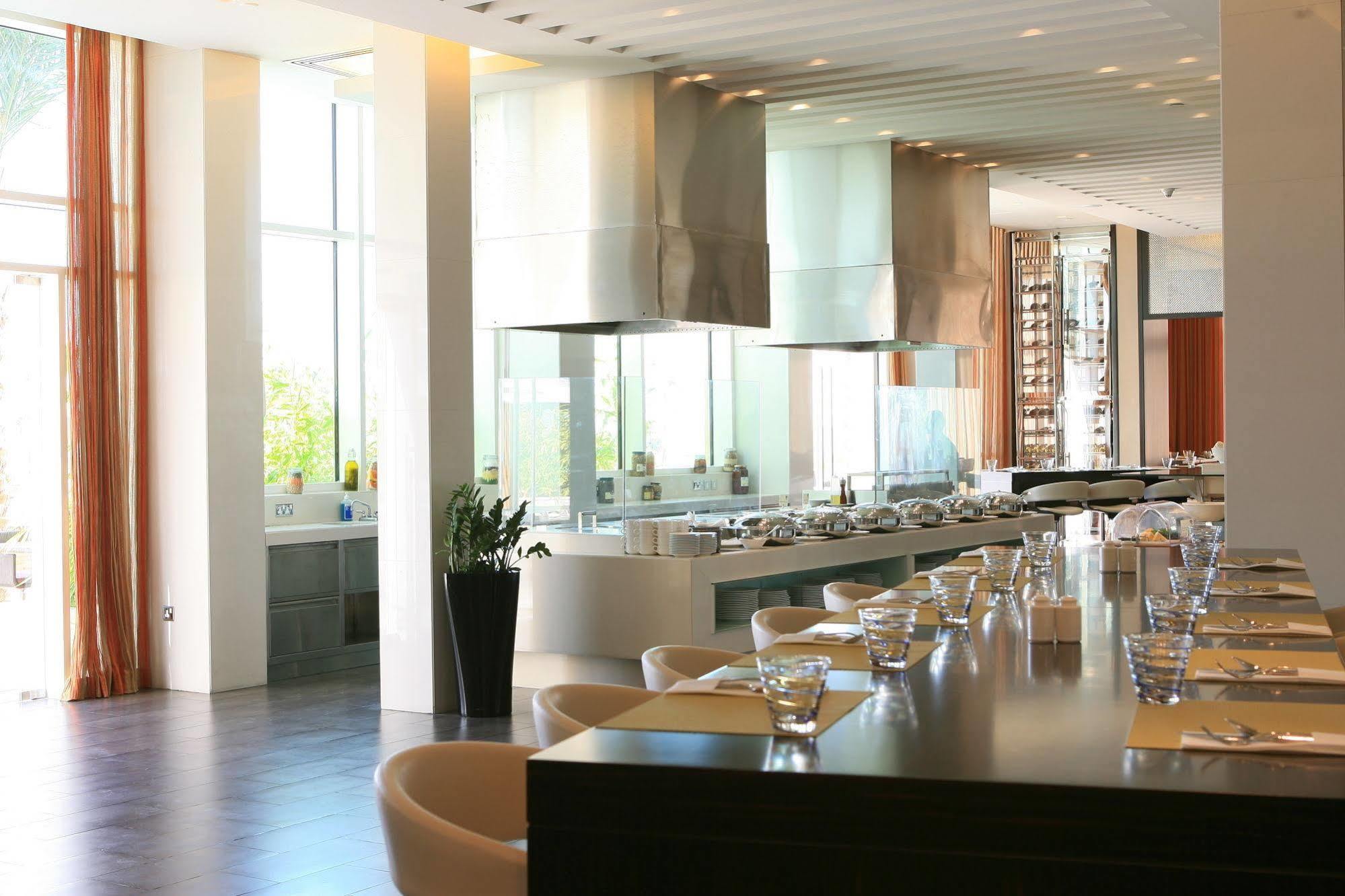 Centro Yas Island-by Rotana 3*